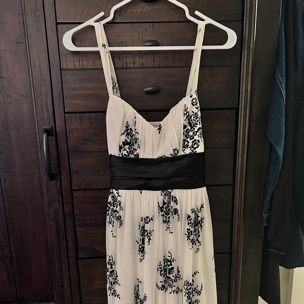 Black and white sweetheart top cocktail dress